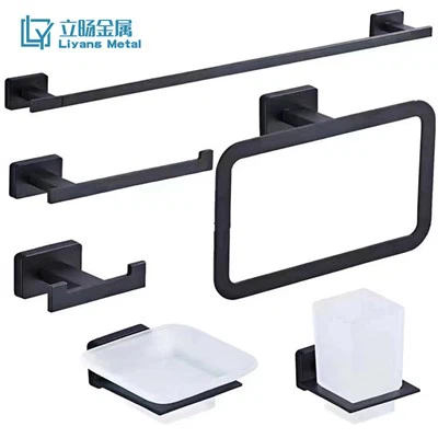 Perlengkapan Kamar Mandi Hitam